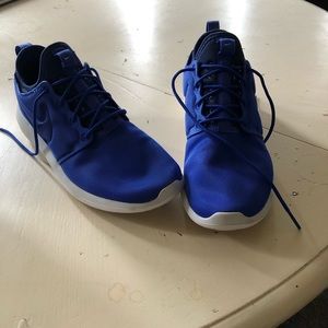 Nike Rosh 2! Size 10